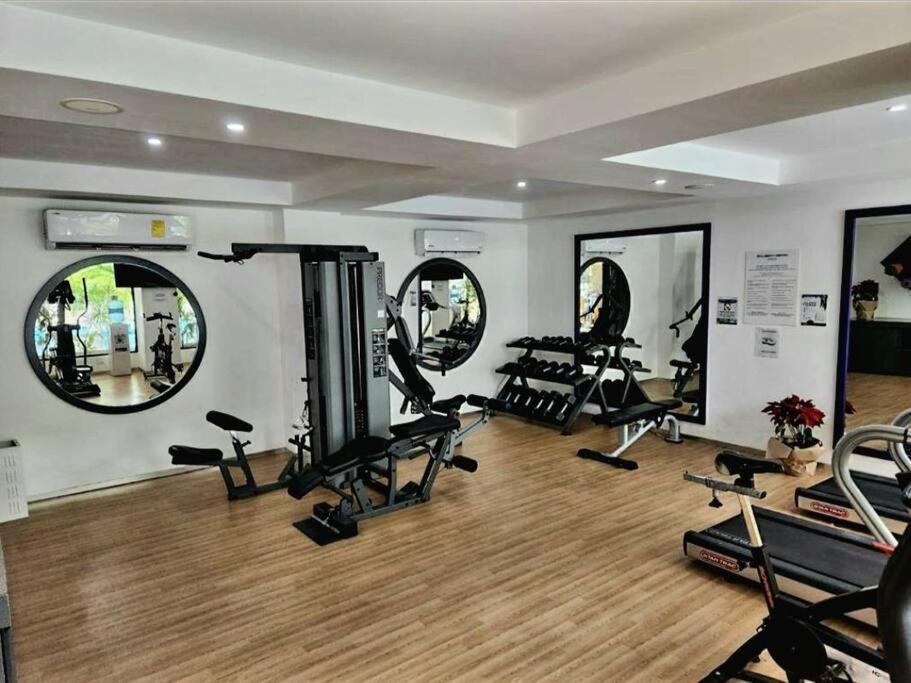 Stunning 1 Bdrm Condo Gym-Pool 10 Min To The Beach & Quinta Av Playa del Carmen Buitenkant foto